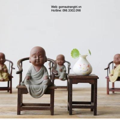 BỘ BÀN GHẾ GỖ KÈM TƯỢNG CHÚ TIỂU